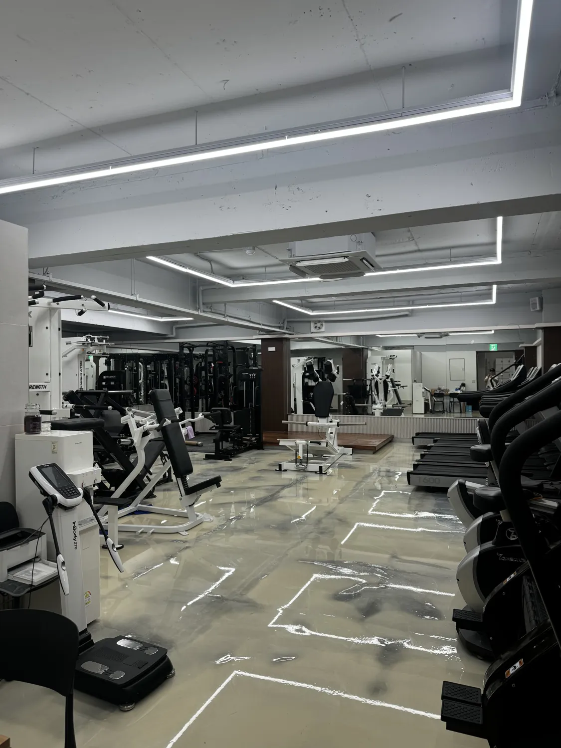 구의사거리헬스장 짐모어피트니스 구의점 운동 공간